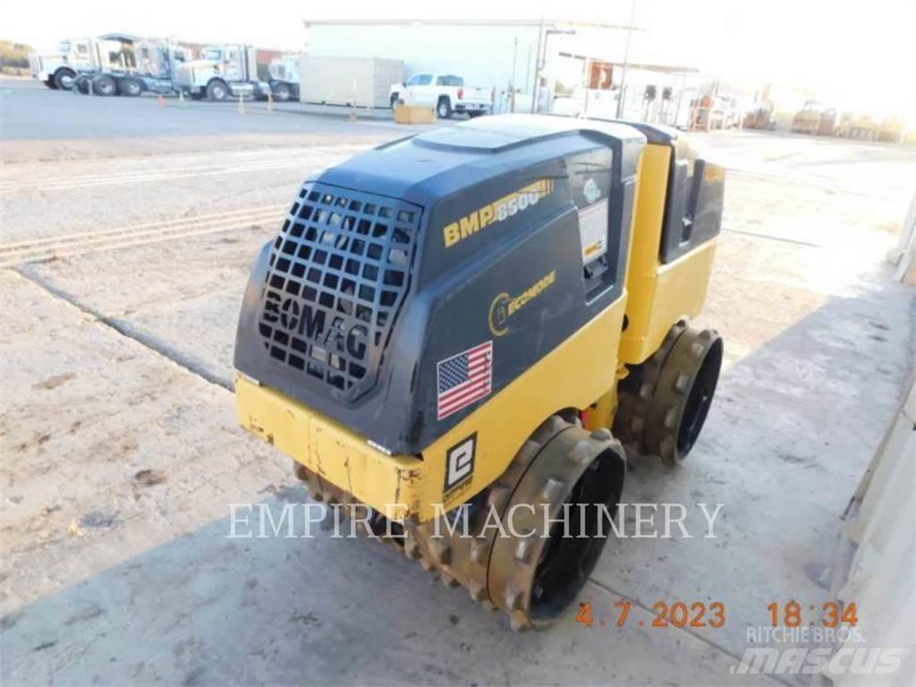 Bomag BMP8500 Kolesni nakladalci