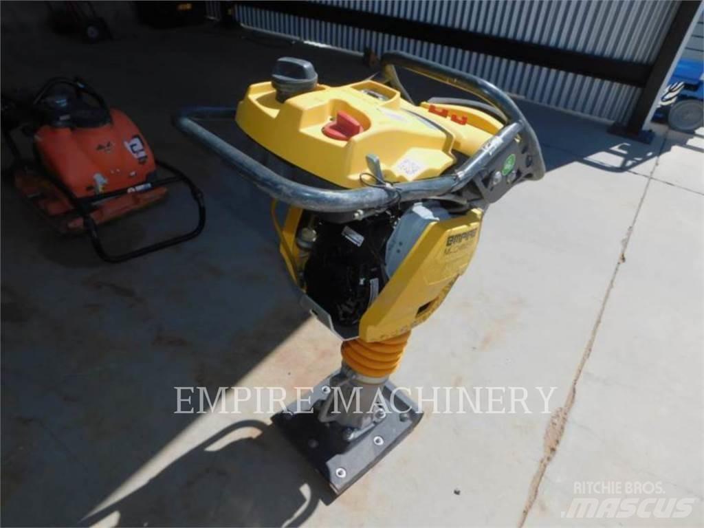 Bomag BT50 Kolesni nakladalci