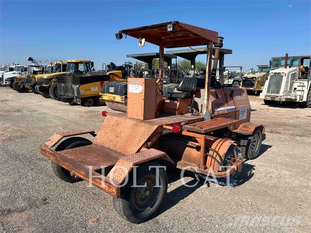 Broce RJ350 Cestni pometači