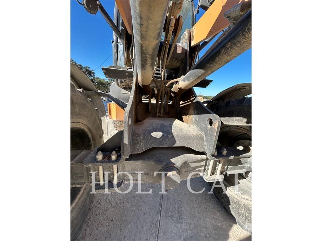 CASE 321F Kolesni nakladalci