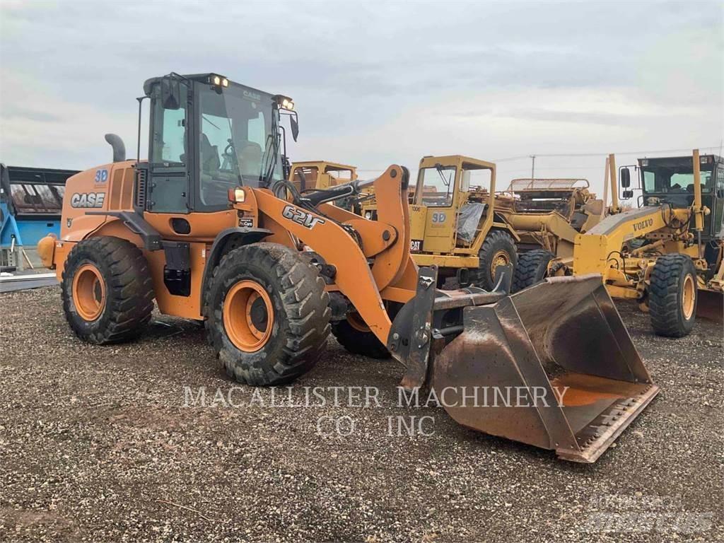 CASE 621F Kolesni nakladalci