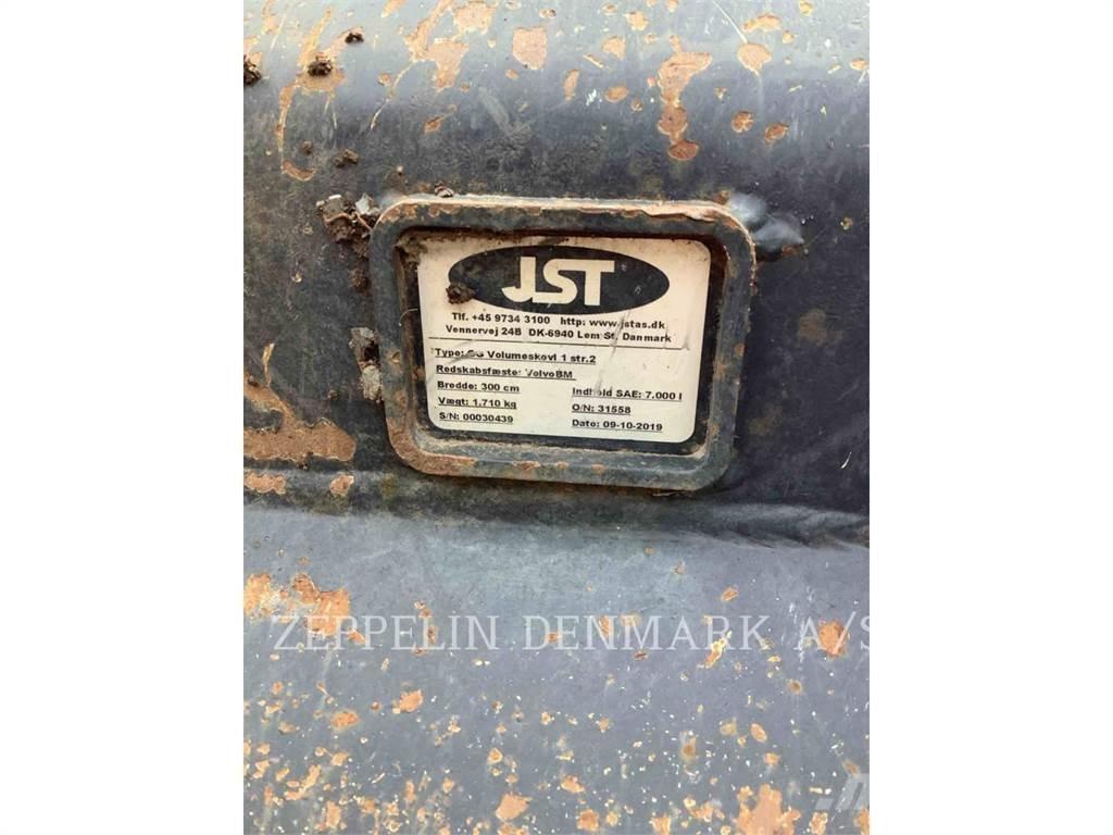 CASE 921G Kolesni nakladalci