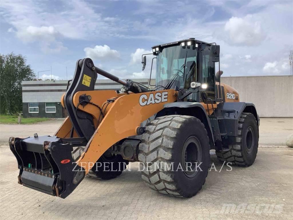 CASE 921GXR Kolesni nakladalci