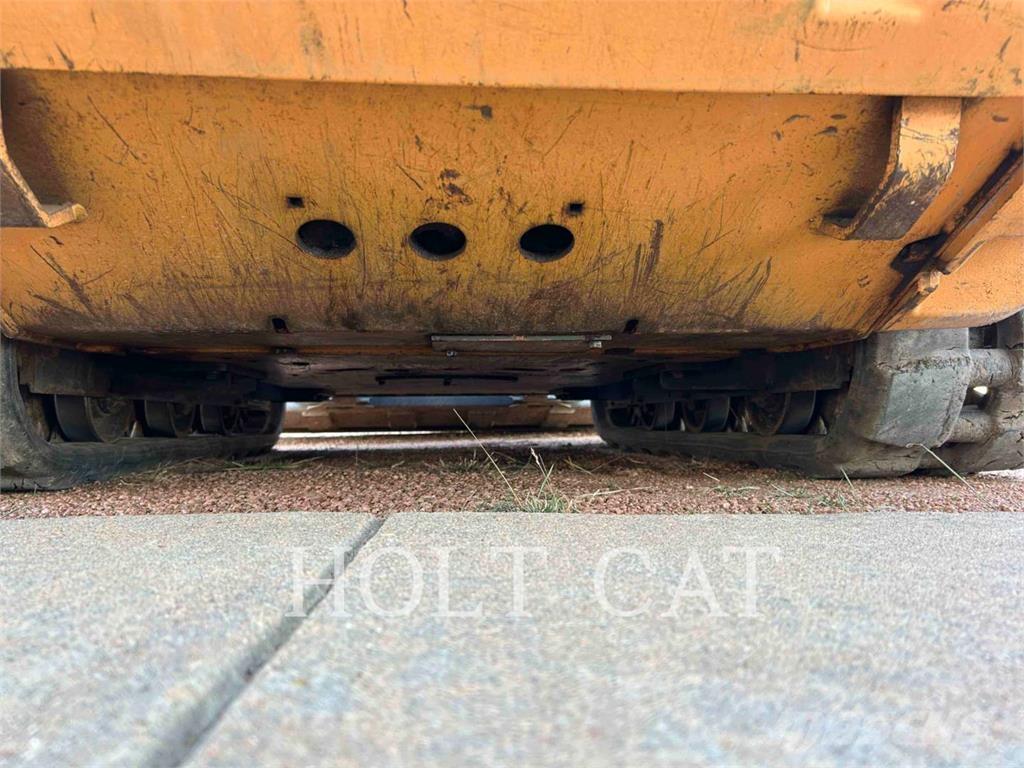 CASE TR270 Nakladalci goseničarji