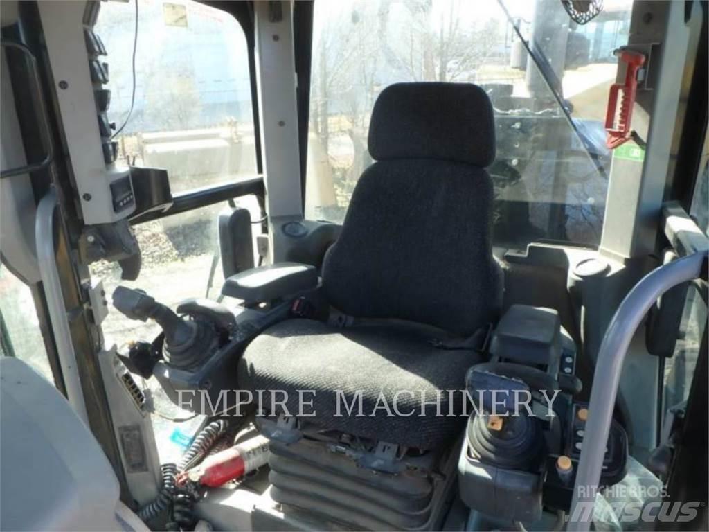 CAT 120M2 AWD Grederji