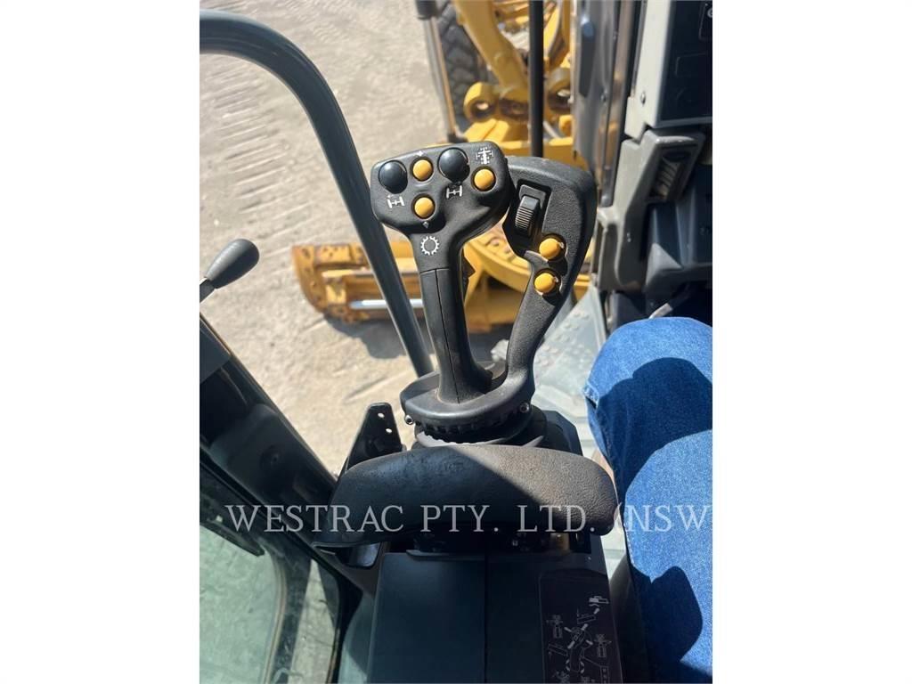 CAT 12M Grederji