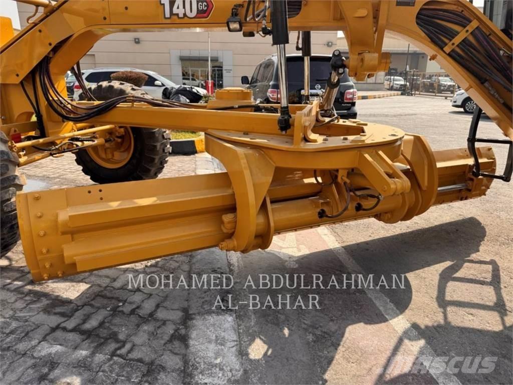 CAT 140 Grederji
