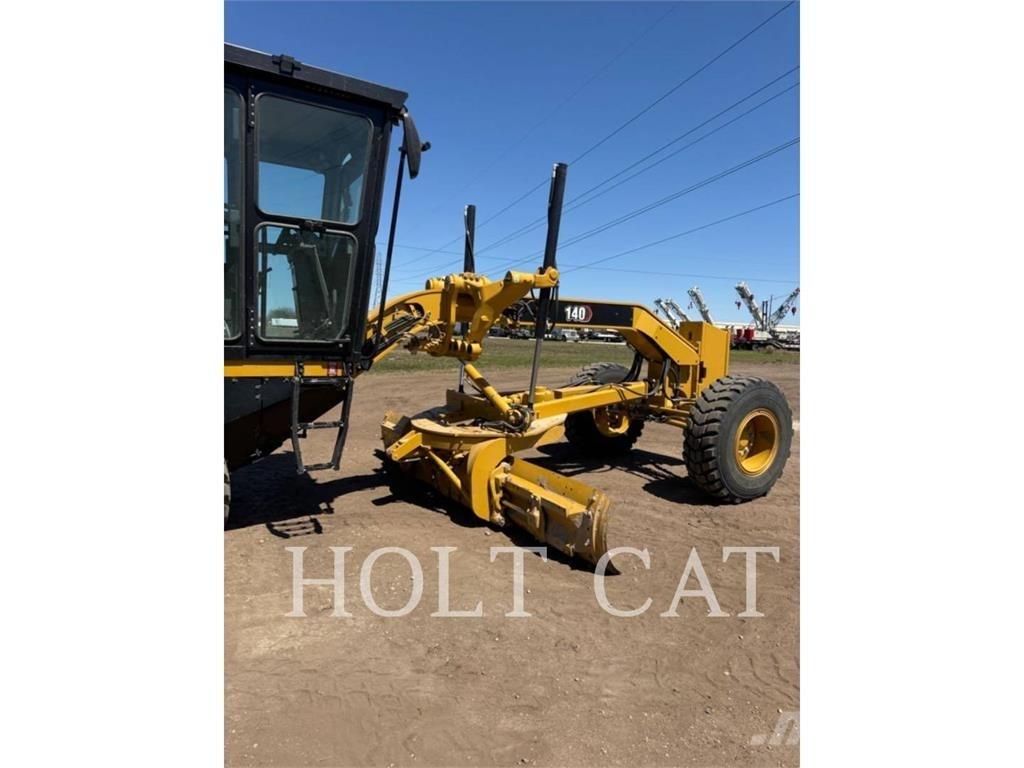 CAT 140 Grederji