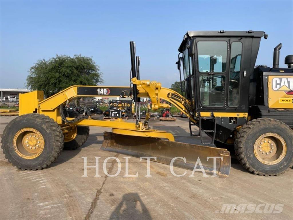 CAT 140 Grederji
