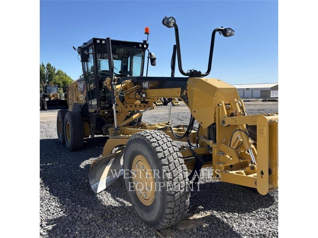CAT 140 Grederji