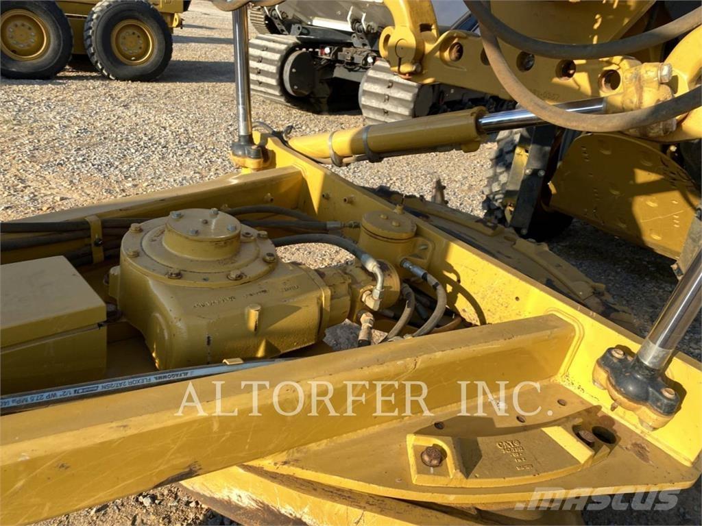 CAT 140 Grederji