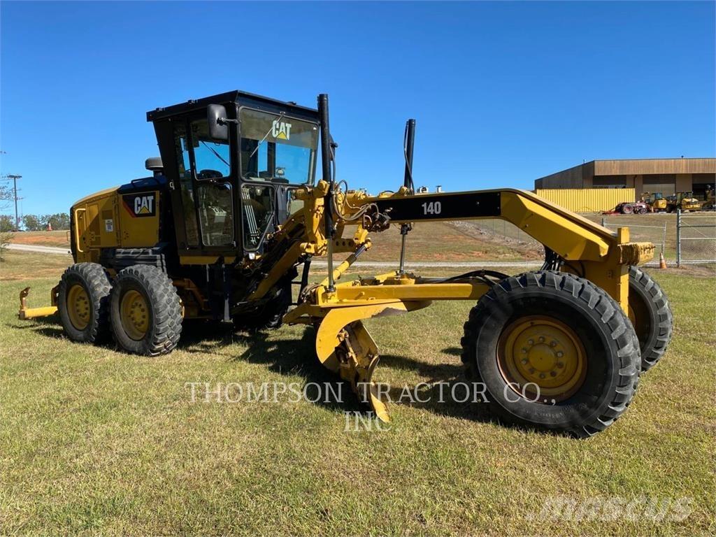 CAT 140 Grederji