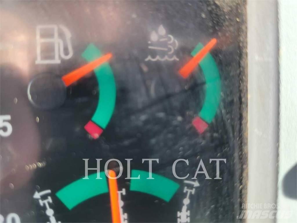 CAT 140 AWD Grederji