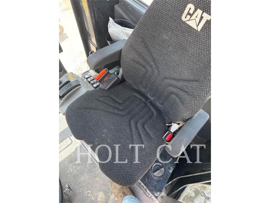 CAT 140 AWD Grederji