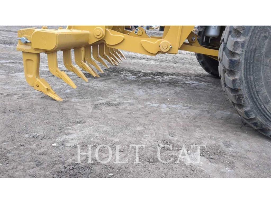 CAT 140 AWD Grederji