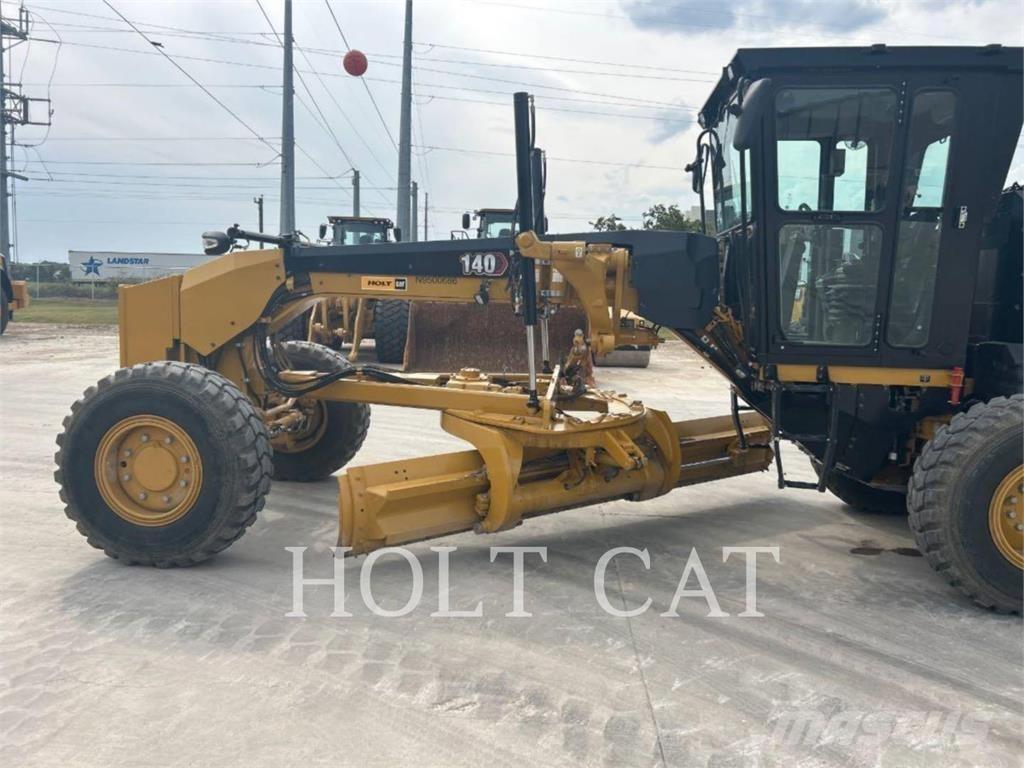 CAT 140 AWD Grederji
