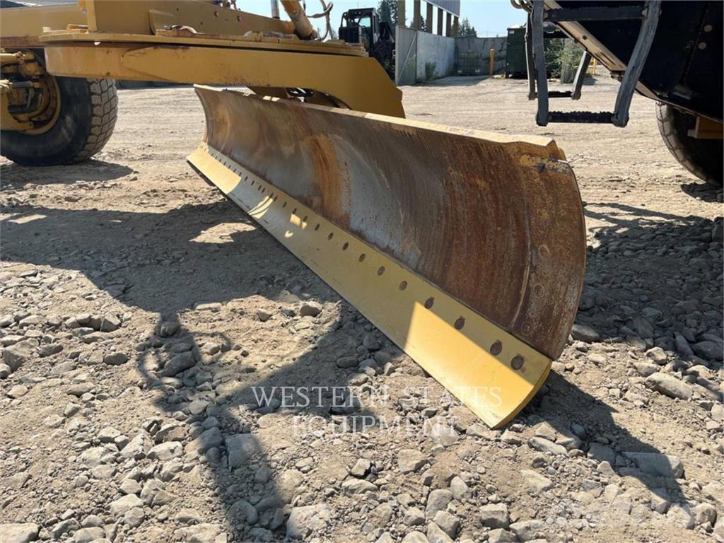 CAT 140 AWD Grederji