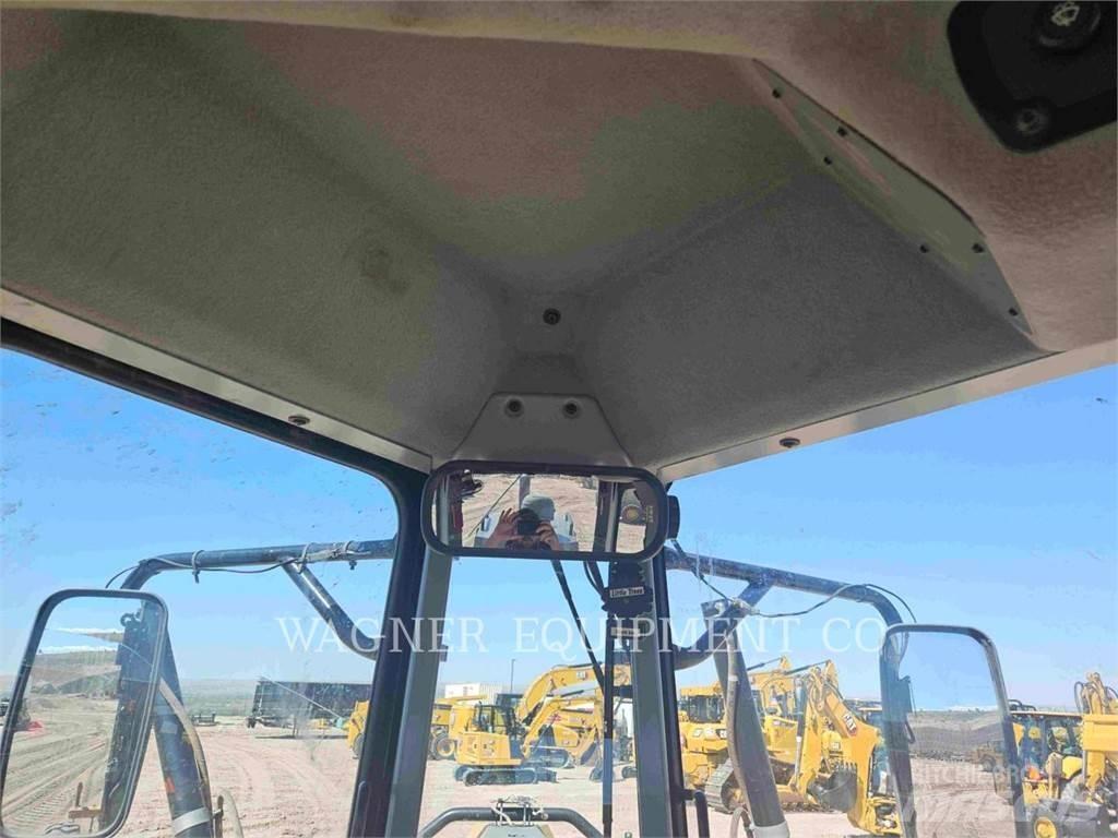 CAT 140M Grederji