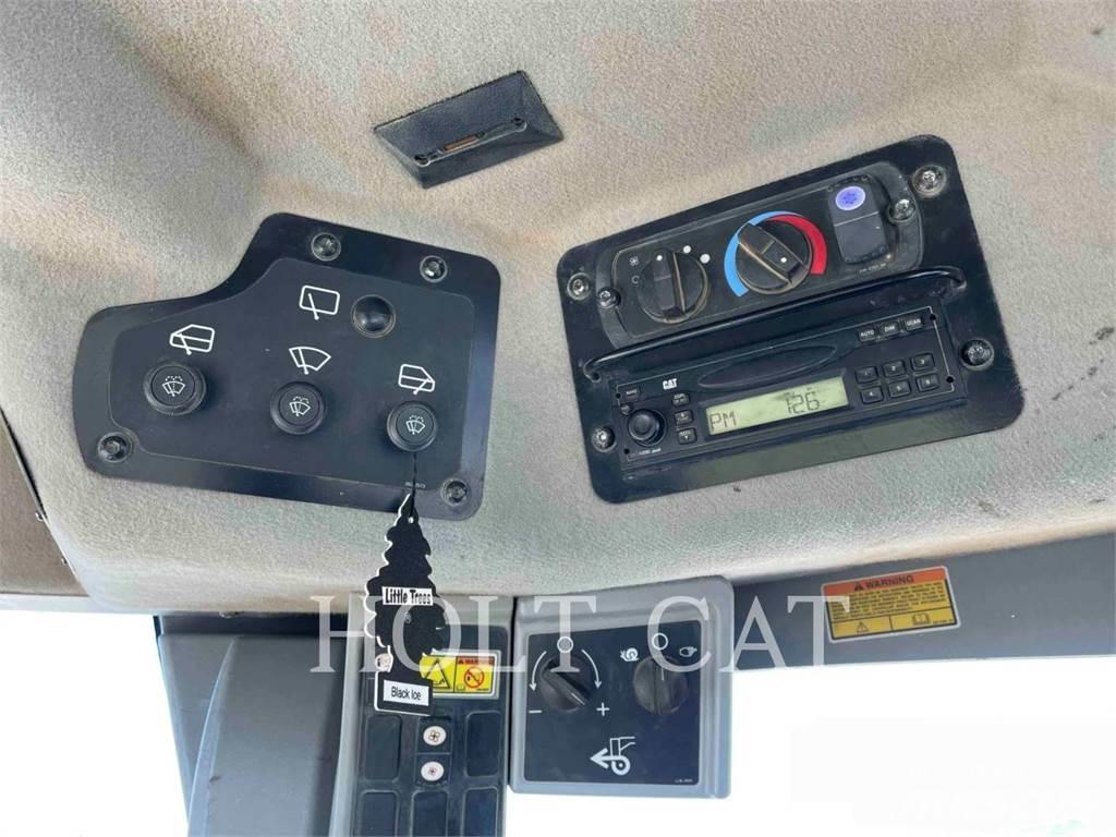 CAT 140M AWD Grederji