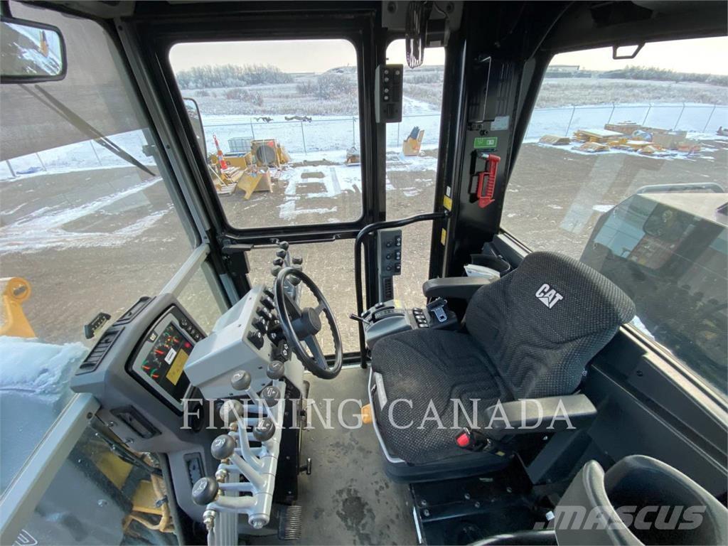 CAT 140M AWD Grederji