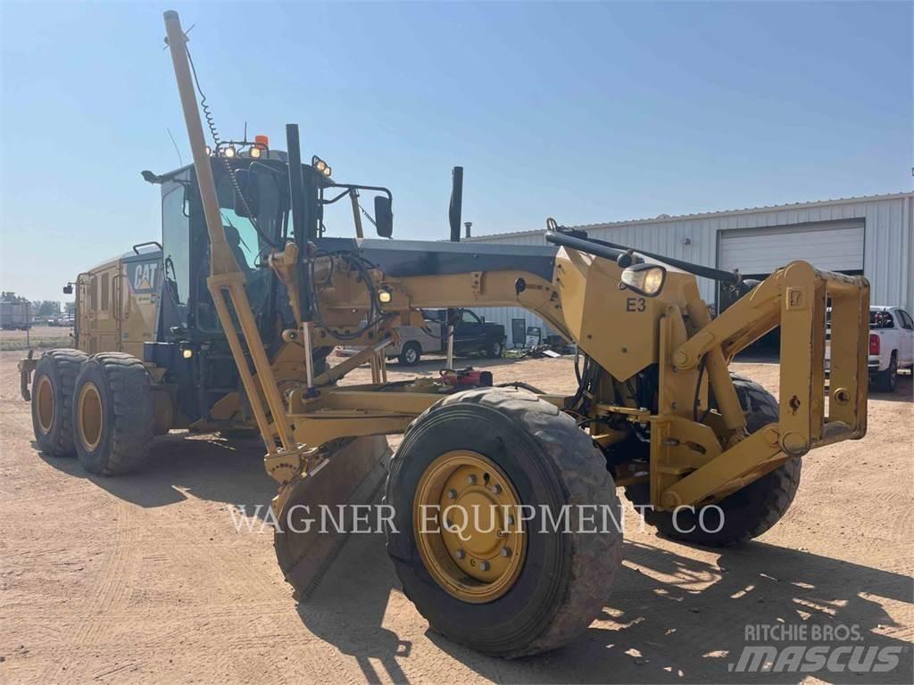 CAT 140M2 AWD Grederji