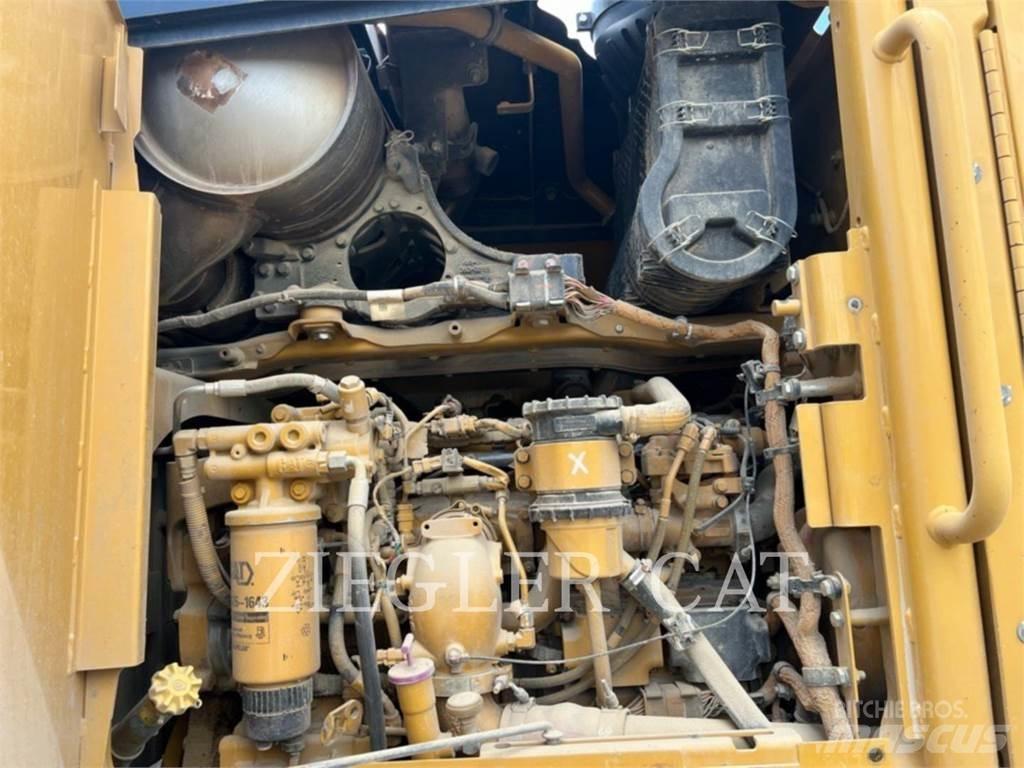 CAT 140M2AWD Grederji