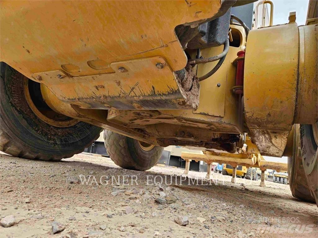 CAT 140M3 Grederji
