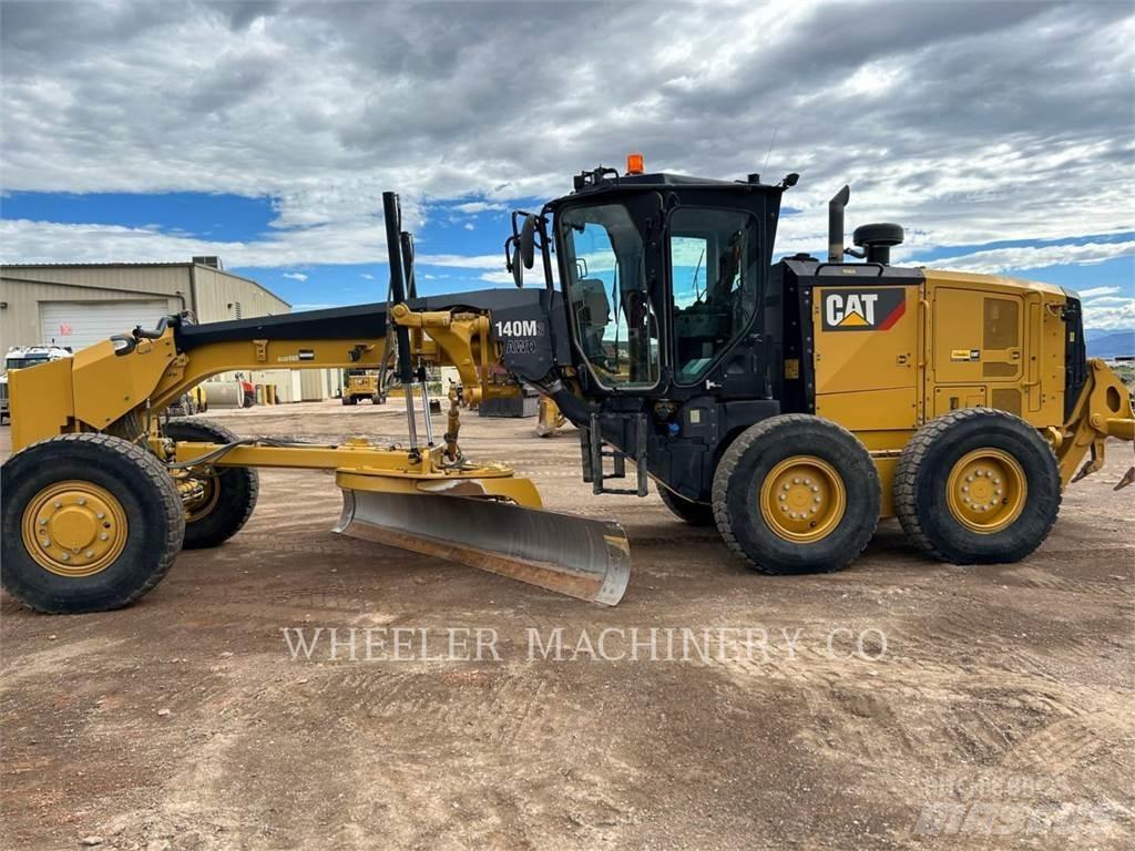 CAT 140M3 AWD Grederji