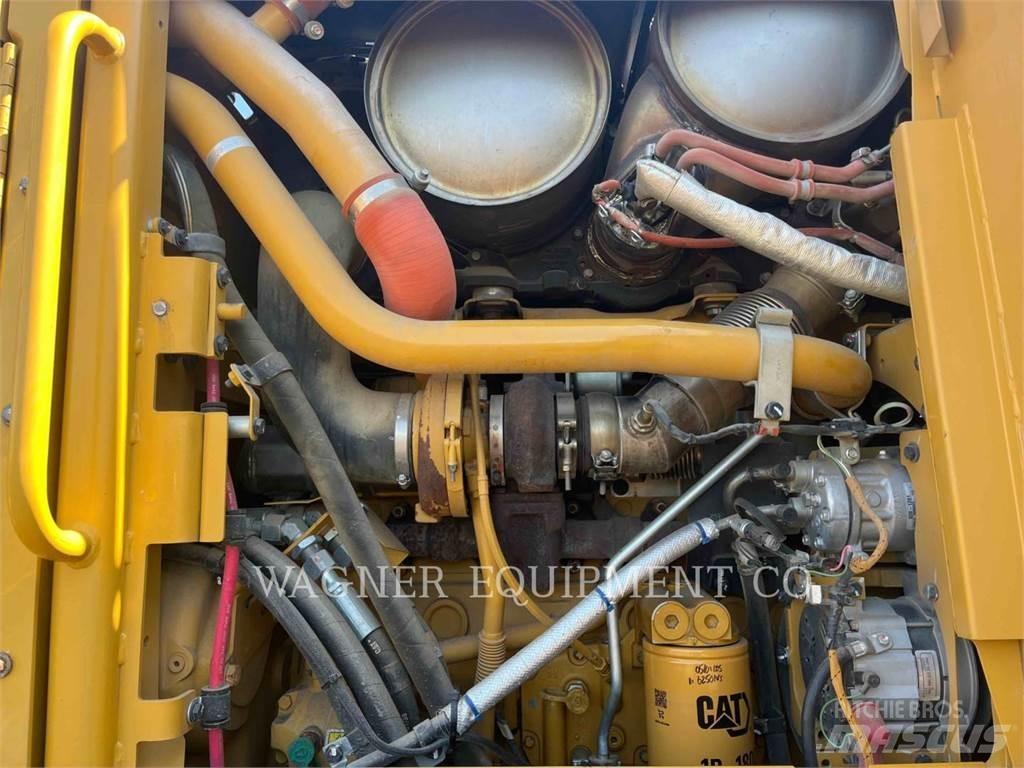 CAT 140M3 AWD Grederji