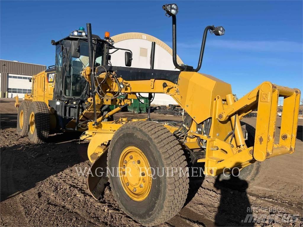 CAT 140M3 AWD Grederji