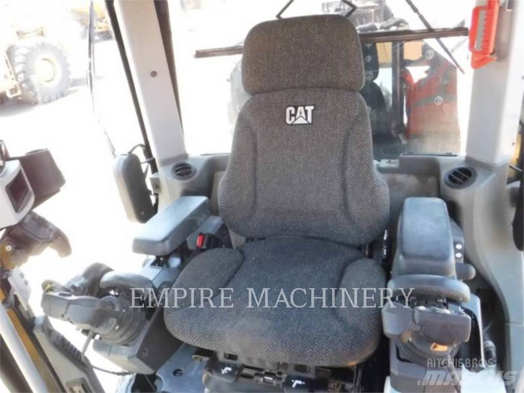 CAT 140M3 AWD Grederji