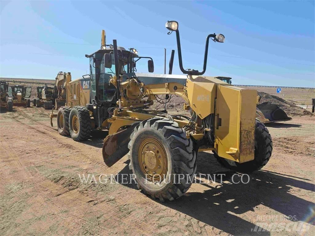 CAT 140M3 AWD Grederji
