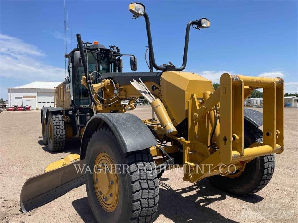 CAT 140M3 AWD Grederji