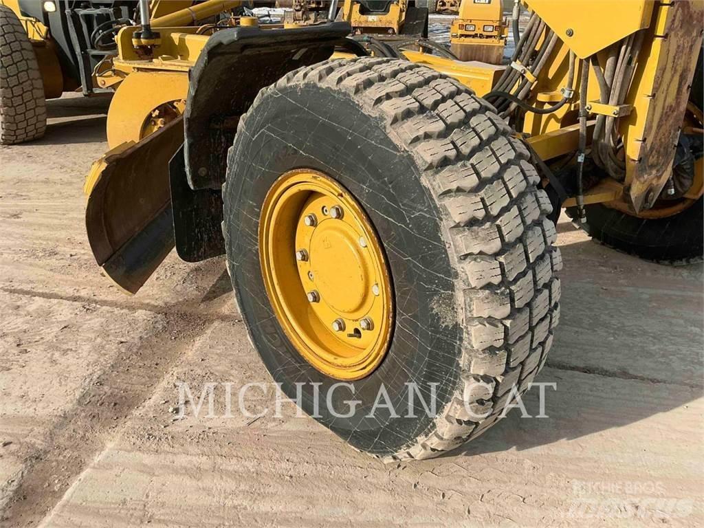CAT 140M3 AWD Grederji