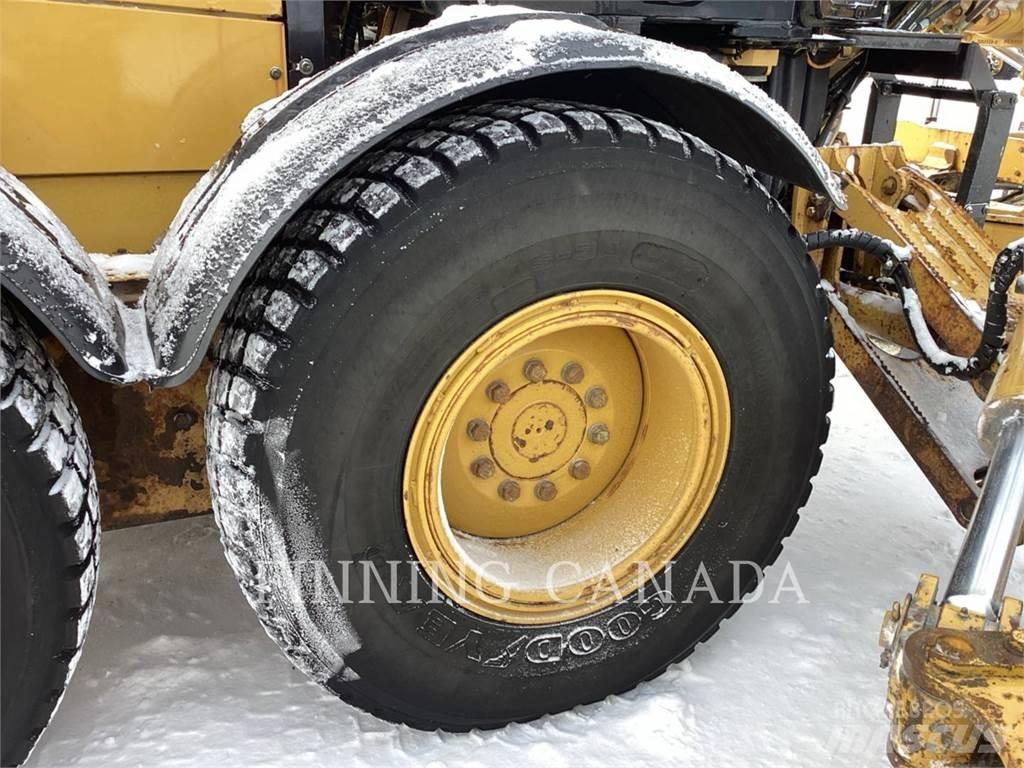 CAT 140M3 AWD Grederji