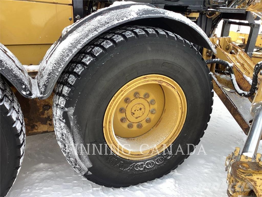 CAT 140M3 AWD Grederji