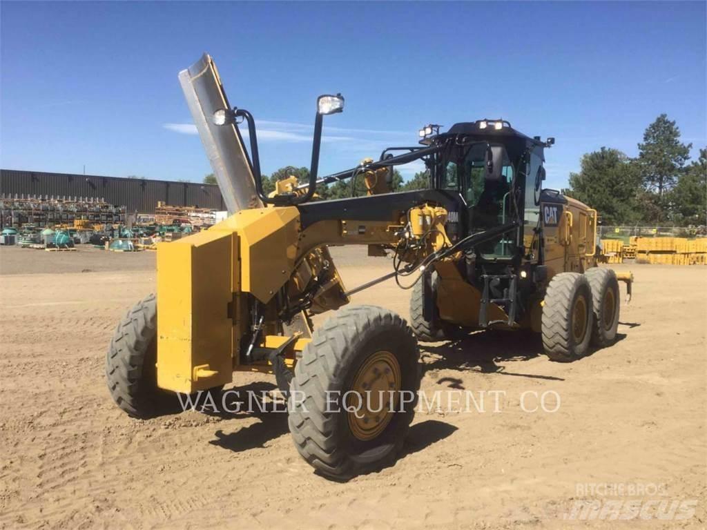 CAT 140M3 AWD Grederji