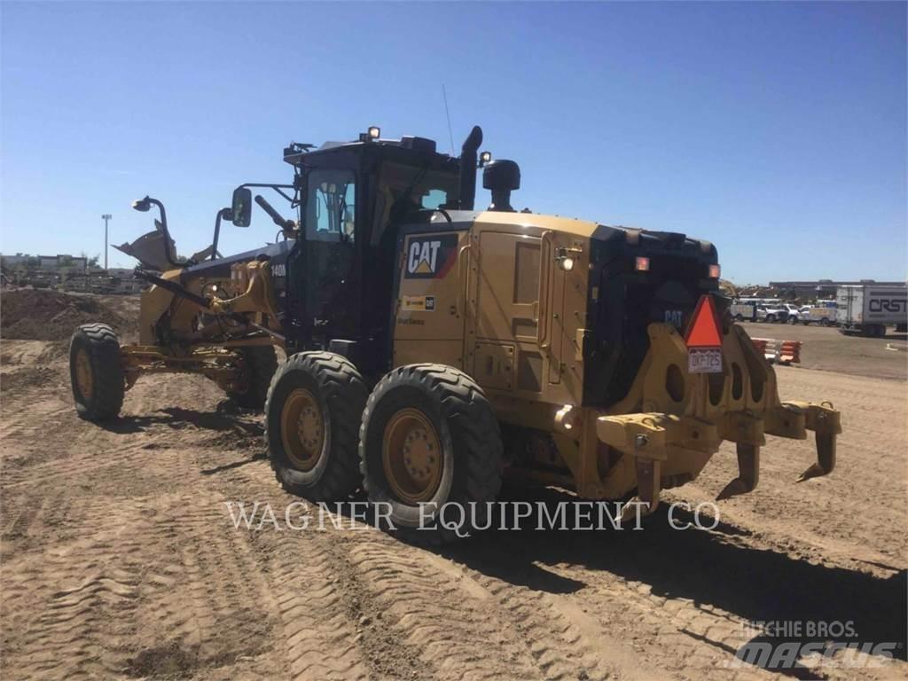 CAT 140M3 AWD Grederji
