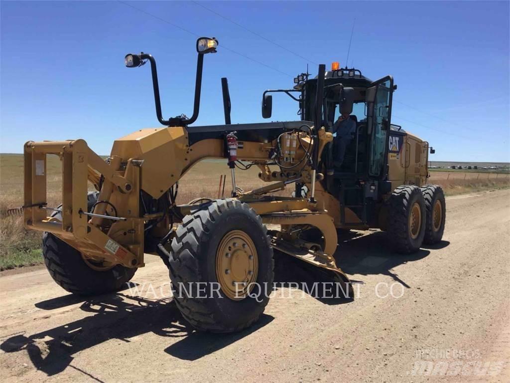 CAT 140M3 AWD Grederji