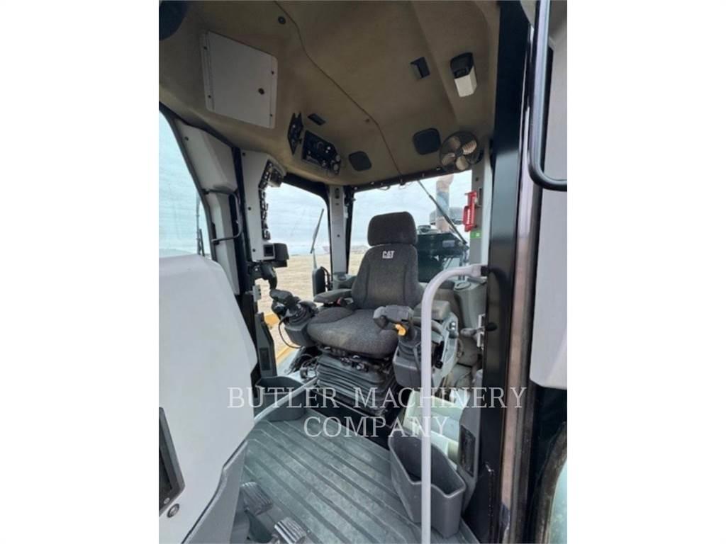 CAT 140M3AWD Grederji