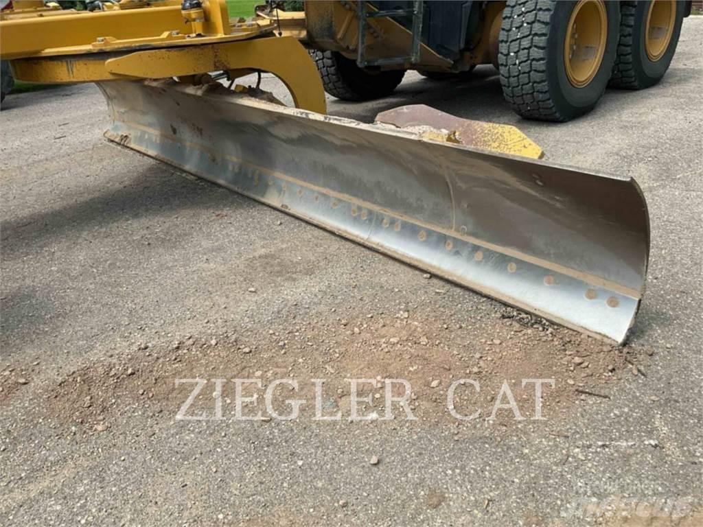 CAT 140M3AWD Grederji