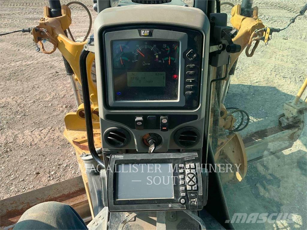 CAT 140M3AWD Grederji
