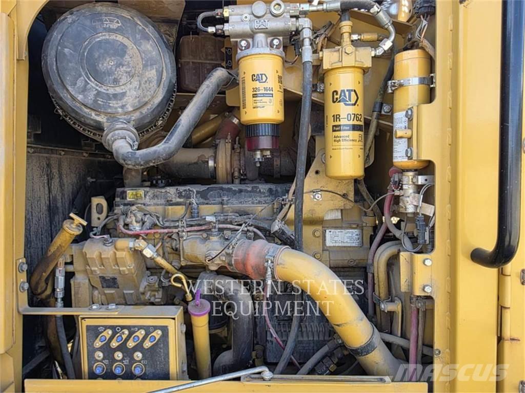 CAT 160M AWD Grederji