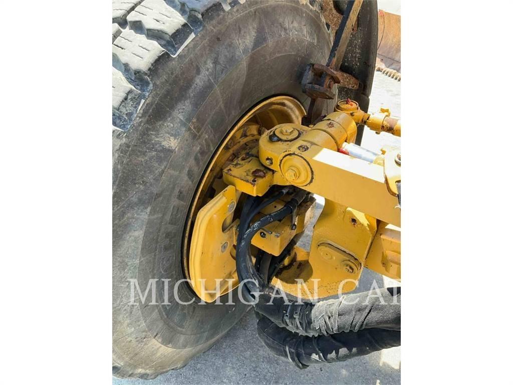 CAT 160M3 AWD Grederji