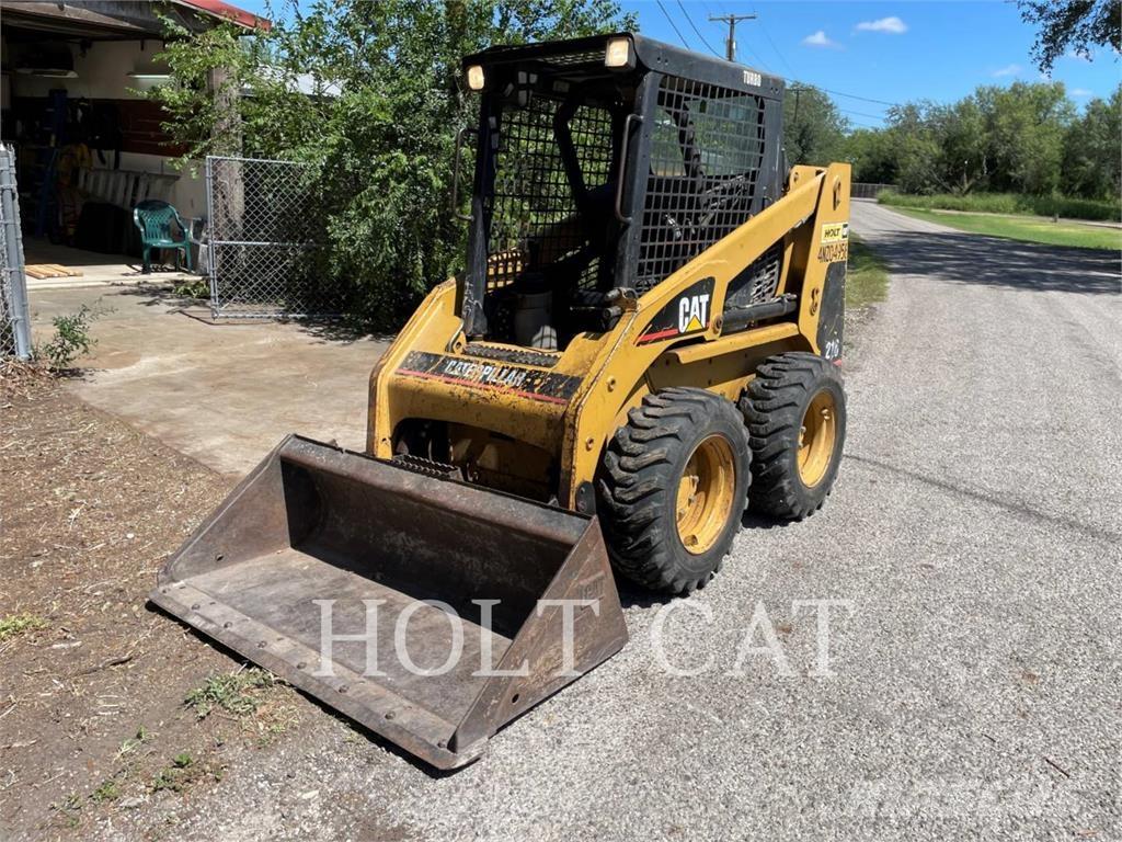 CAT 216 Skid steer mini nakladalci