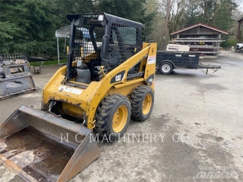 CAT 216B3 CN Skid steer mini nakladalci