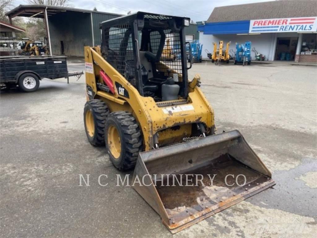 CAT 216B3 CN Skid steer mini nakladalci