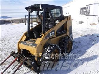 CAT 226 Skid steer mini nakladalci