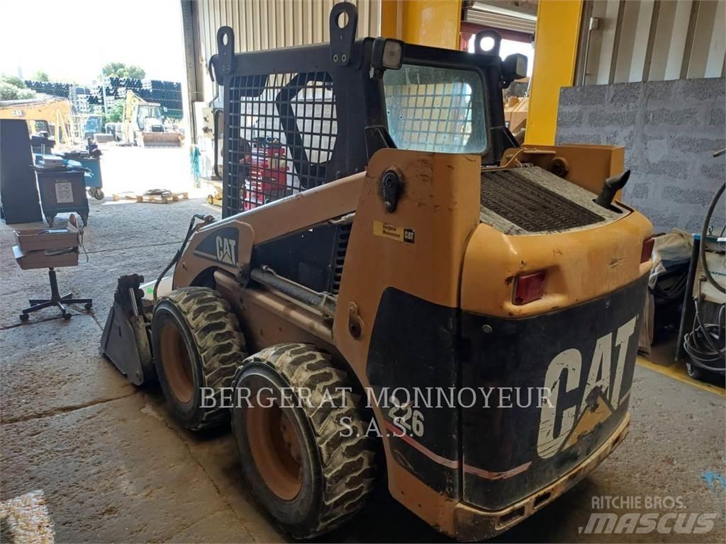 CAT 226 Skid steer mini nakladalci