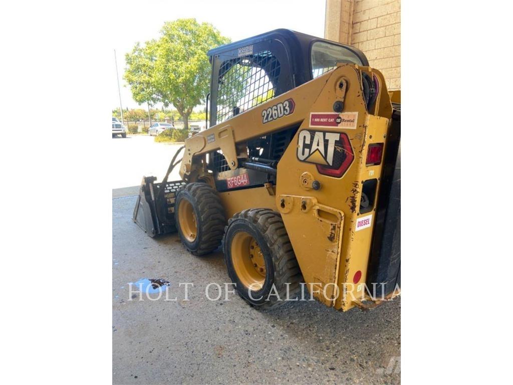 CAT 226 HF Skid steer mini nakladalci